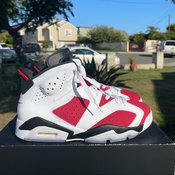 JORDAN 6 RETRO